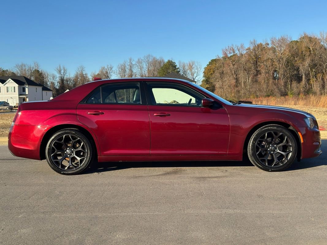 Used 2019 Chrysler 300 S image 4
