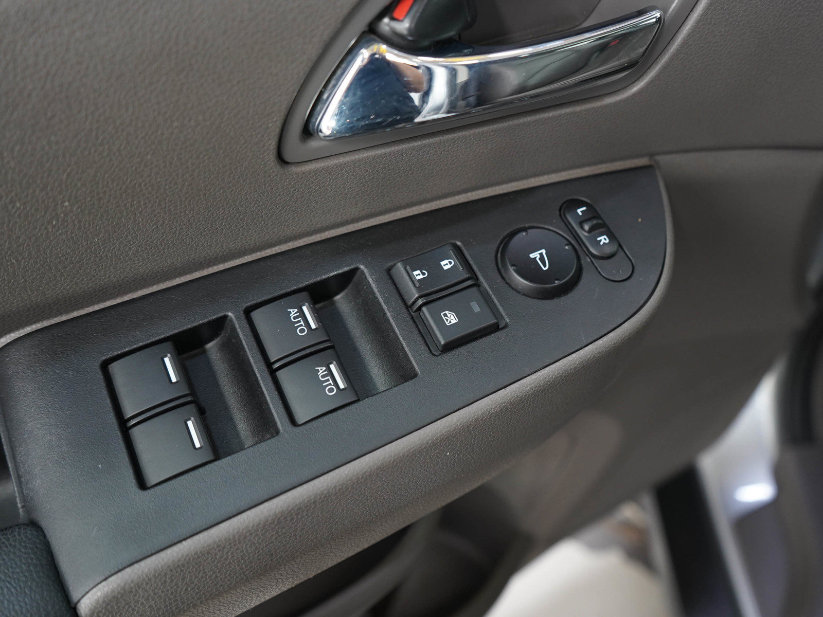 Used 2017 Honda Odyssey EX-L image 22