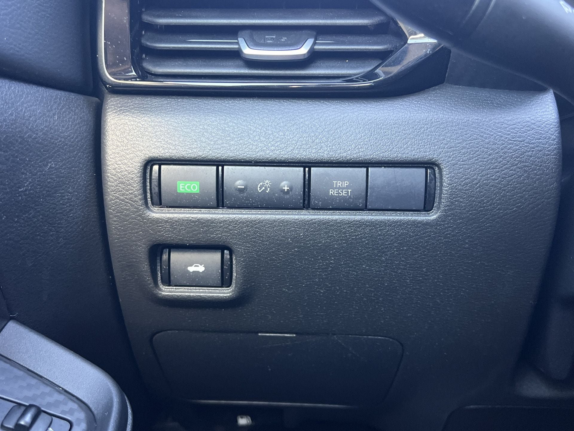 Used 2024 Nissan Sentra SV FWD image 13