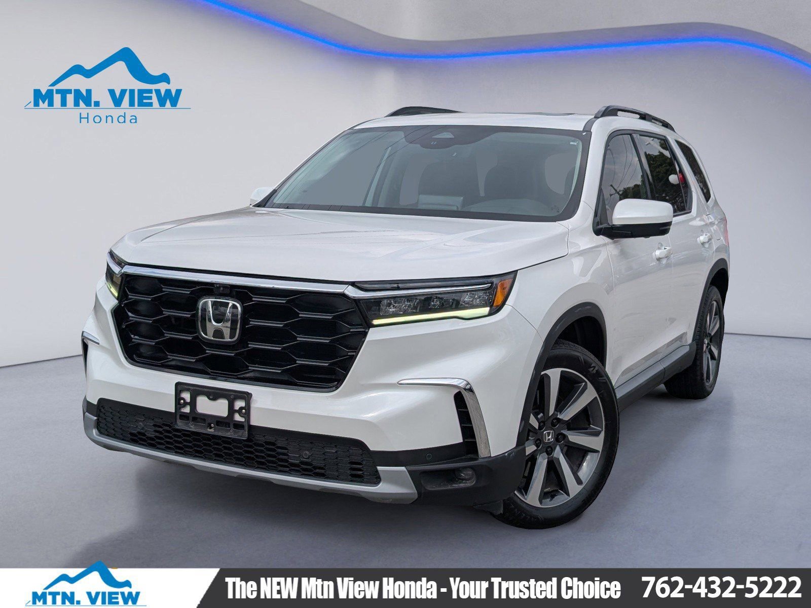 Used 2025 Honda Pilot Elite image 1