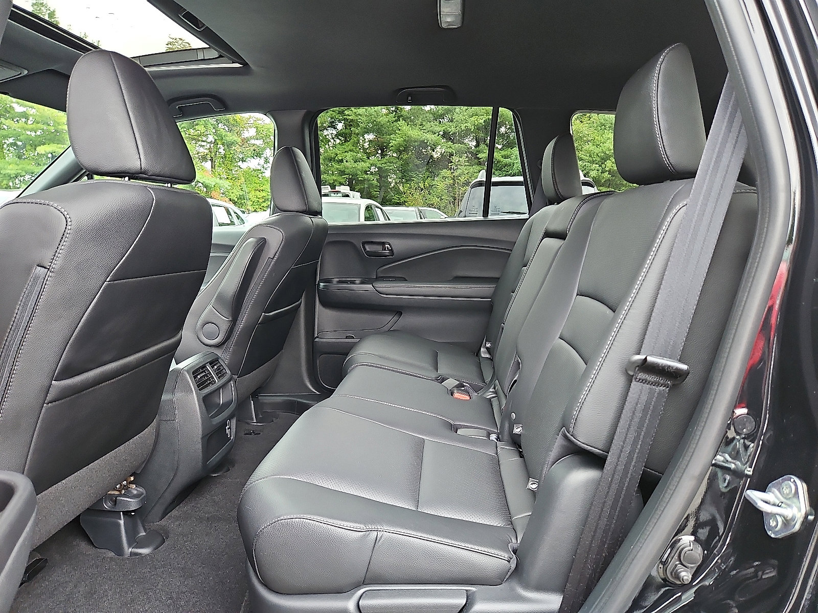 Used 2023 Honda Passport EX-L image 11