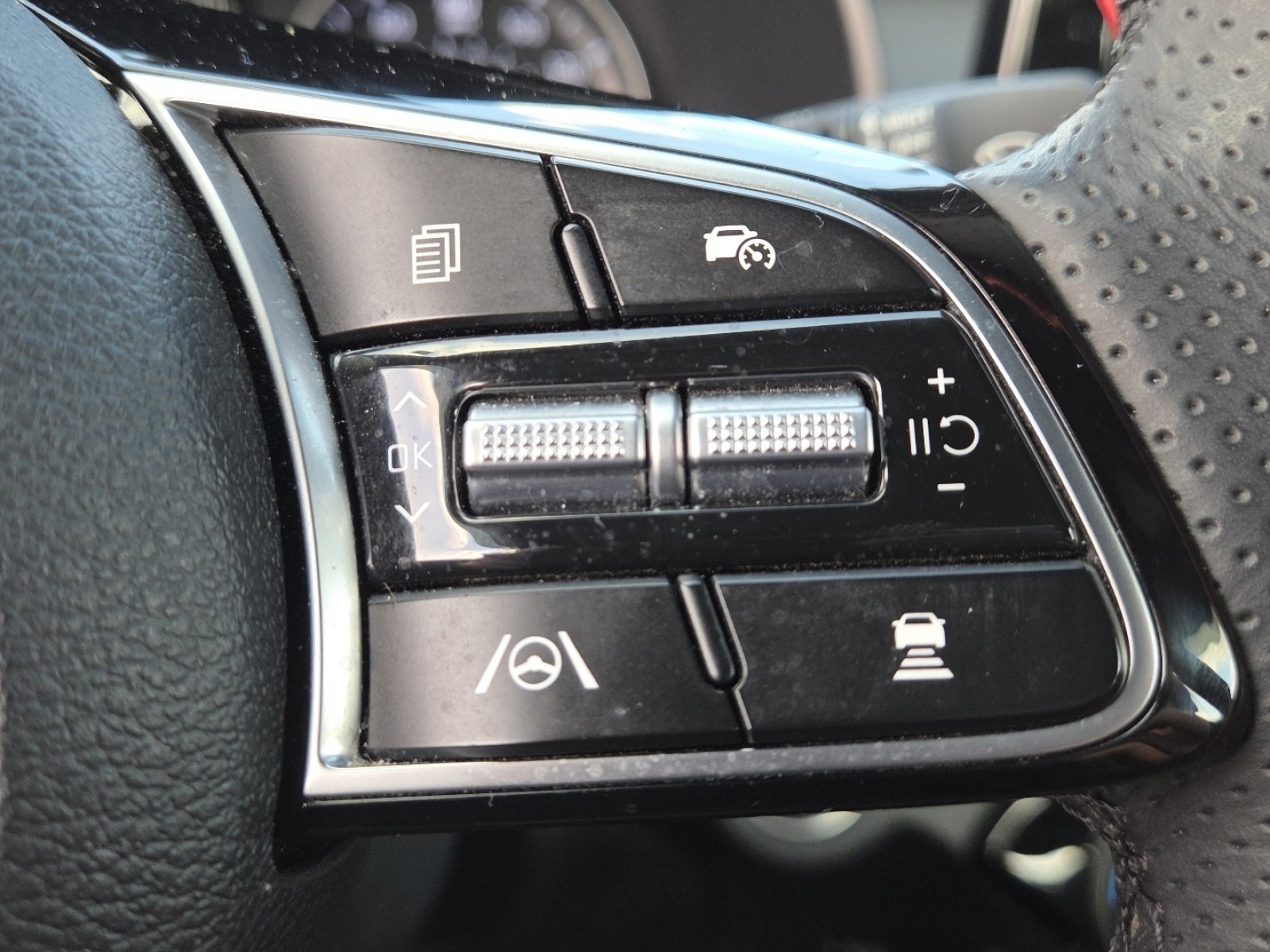 Used 2024 Kia Forte GT-Line image 8