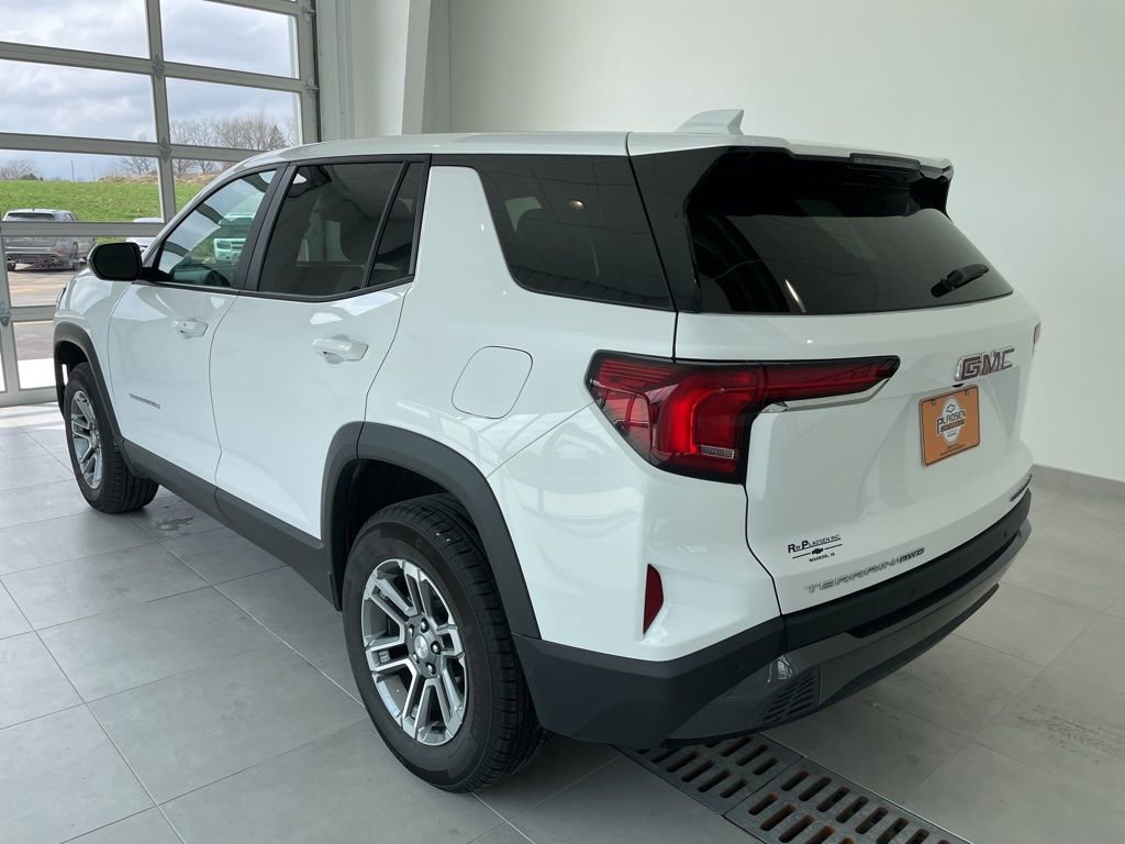 Used 2025 GMC Terrain Elevation AWD/4WD image 2