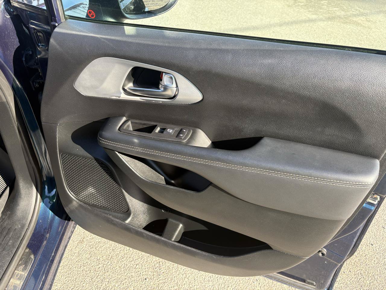 Used 2023 Chrysler Pacifica Touring-L w/ S Appearance Package FWD image 44