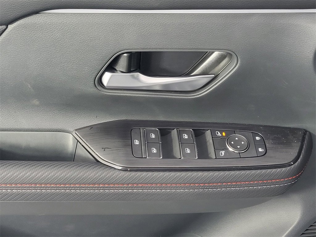 New 2025 Nissan Kicks SR image 12