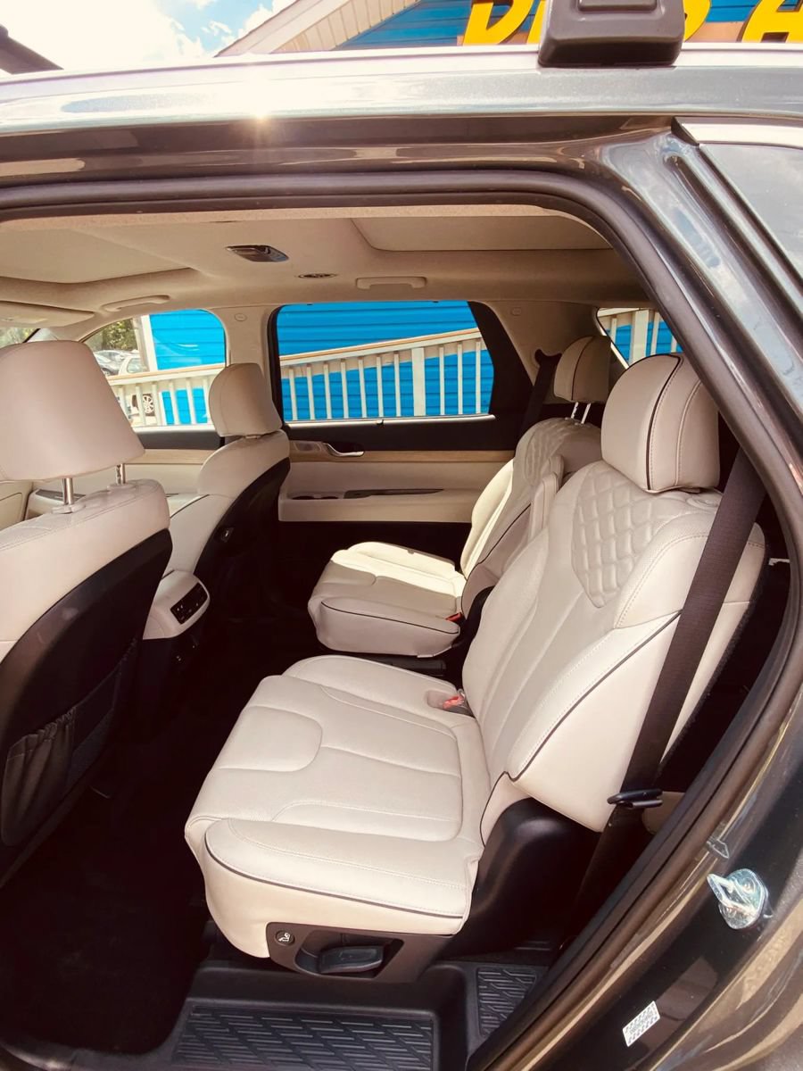Used 2022 Hyundai Palisade Limited w/ Winter Package AWD/4WD image 19
