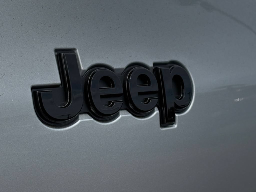 New 2026 Jeep Grand Cherokee L 2WD image 9