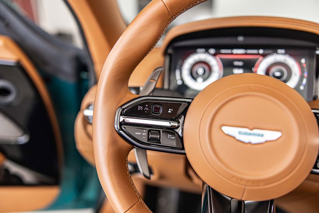 Used 2025 Aston Martin DB12 Convertible image 25