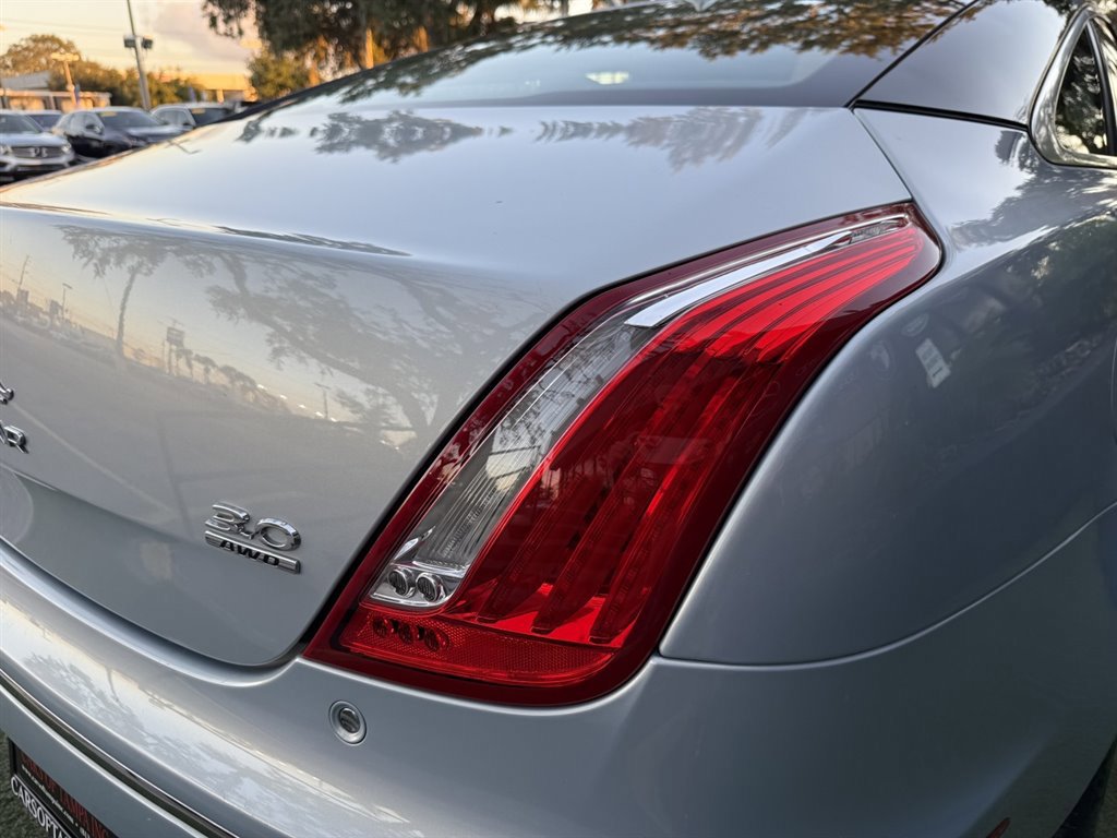 Used 2014 Jaguar XJ AWD image 11
