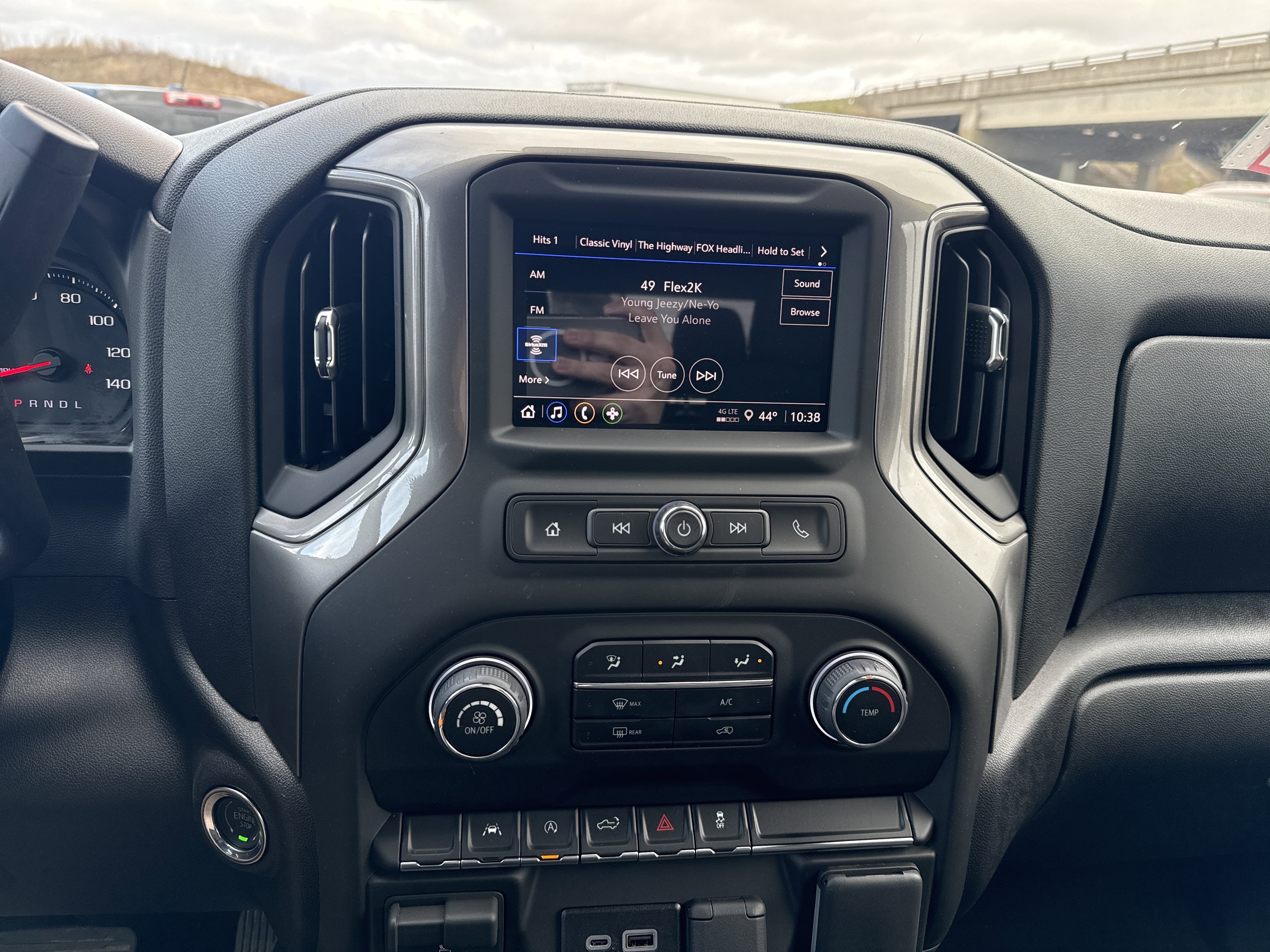 New 2026 Chevrolet Silverado 1500 Custom w/ LPO, Dark Essentials Package AWD/4WD image 25
