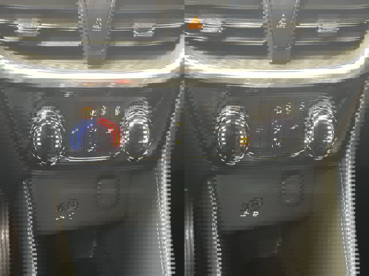 Used 2024 Buick Encore GX Sport Touring image 17