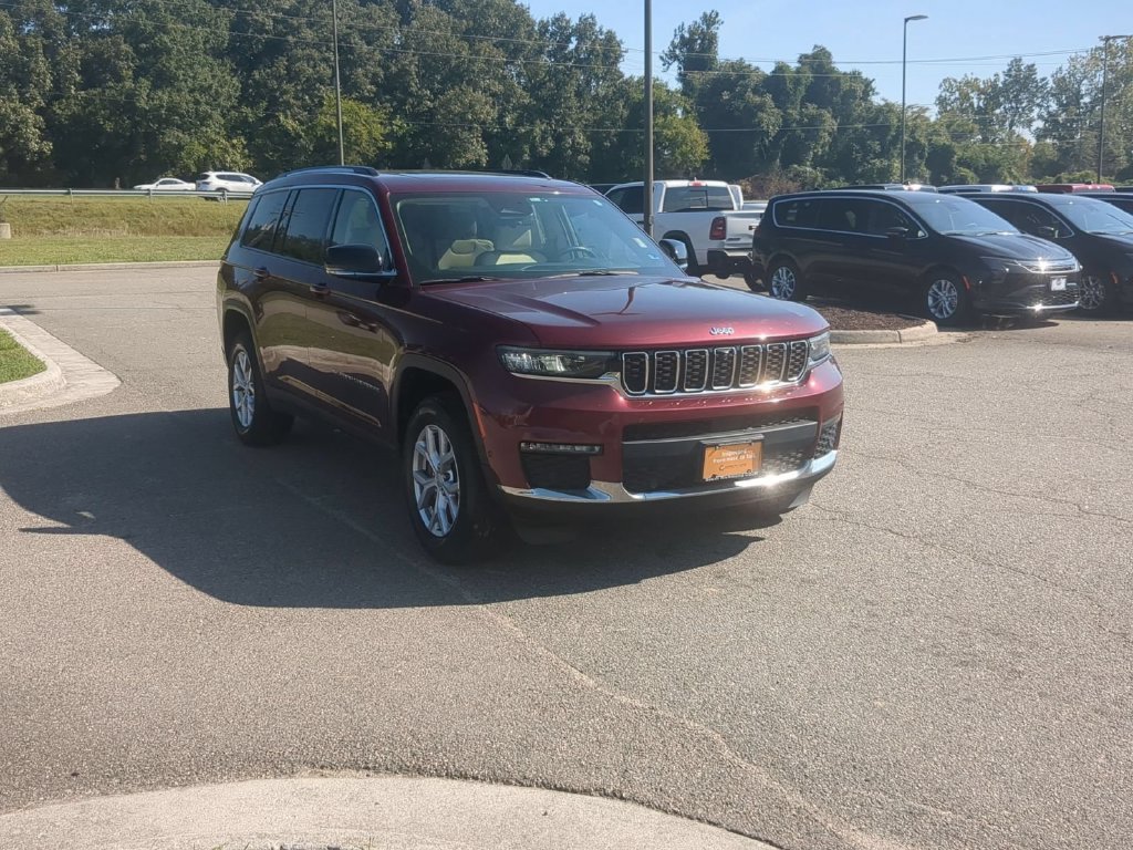 Used 2022 Jeep Grand Cherokee L Limited w/ Luxury Tech Group II AWD/4WD image 7