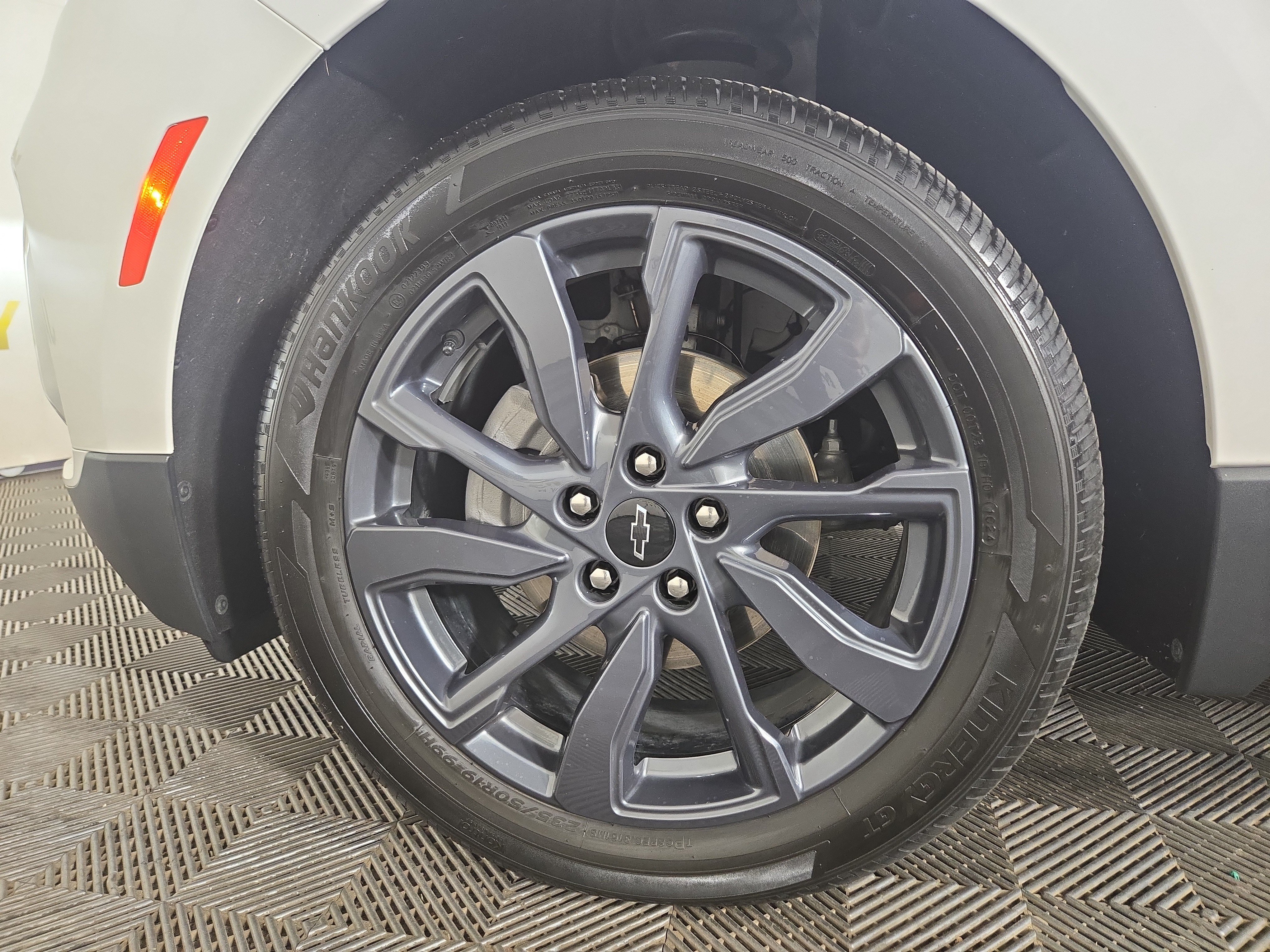 Certified 2024 Chevrolet Equinox RS FWD image 32