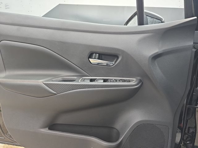 Used 2025 Nissan Versa SR w/ Trunk Package FWD image 31