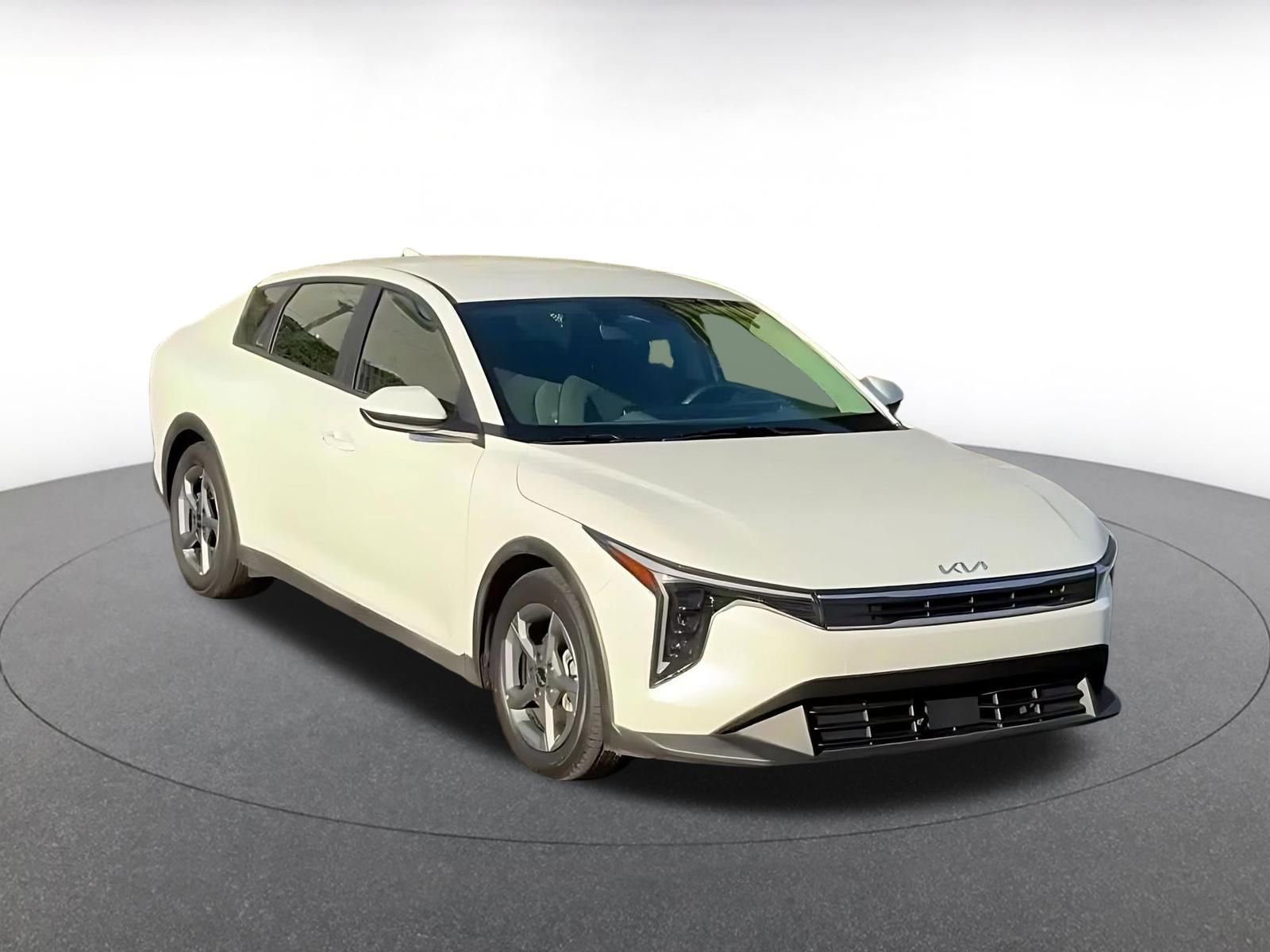 Used 2025 Kia K4 LXS image 3