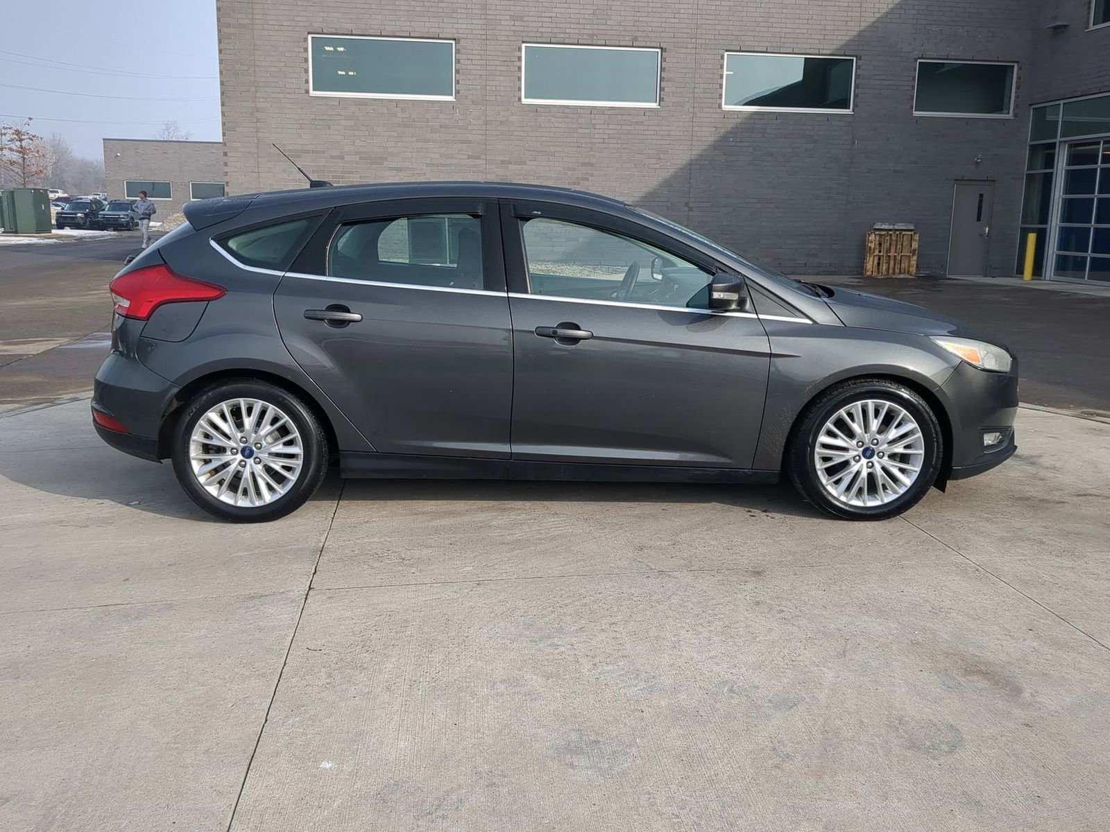 Used 2017 Ford Focus Titanium image 9