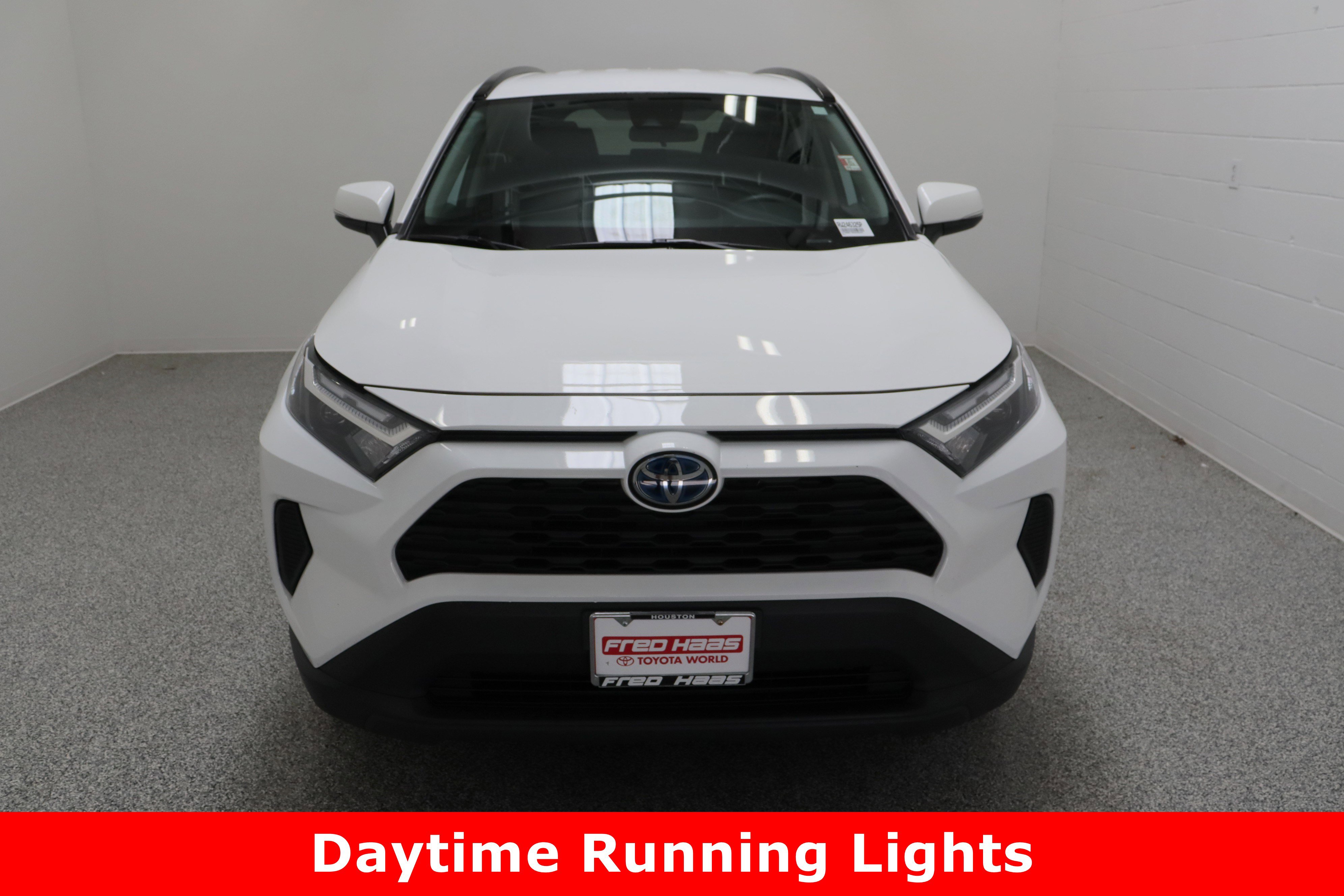 Used 2024 Toyota RAV4 LE AWD/4WD image 3