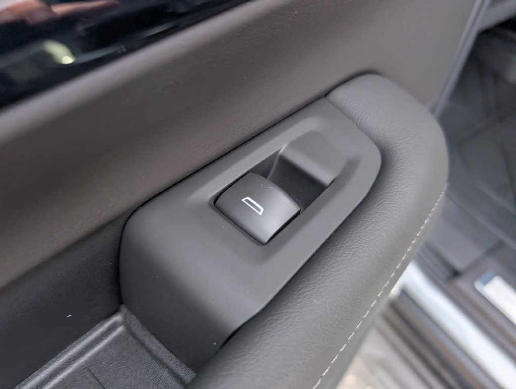 New 2027 Chevrolet Suburban LT w/ Comfort Package AWD/4WD image 11
