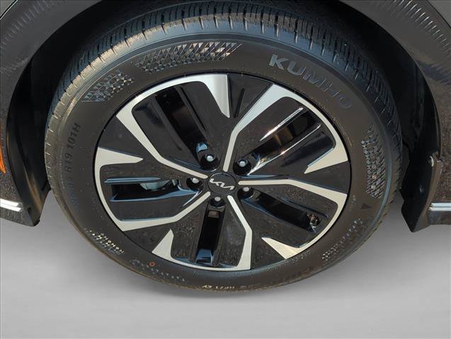 Used 2023 Kia EV6 Wind RWD image 27