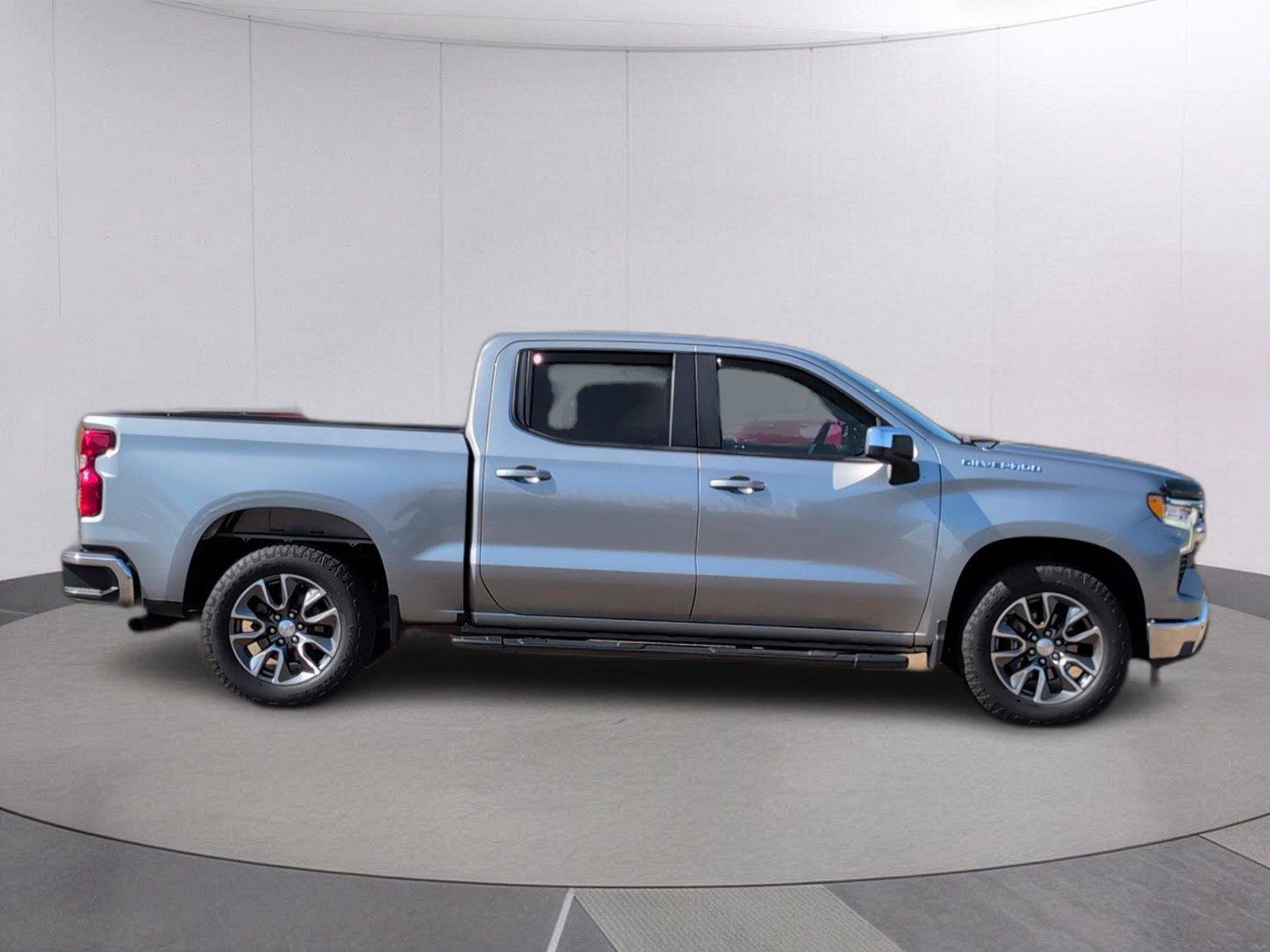 Used 2024 Chevrolet Silverado 1500 LT w/ Leather Package RWD image 7