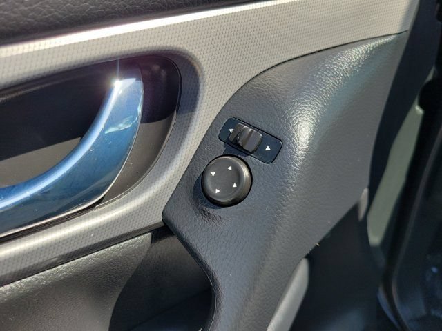 Used 2020 Nissan Rogue Sport SL FWD image 16