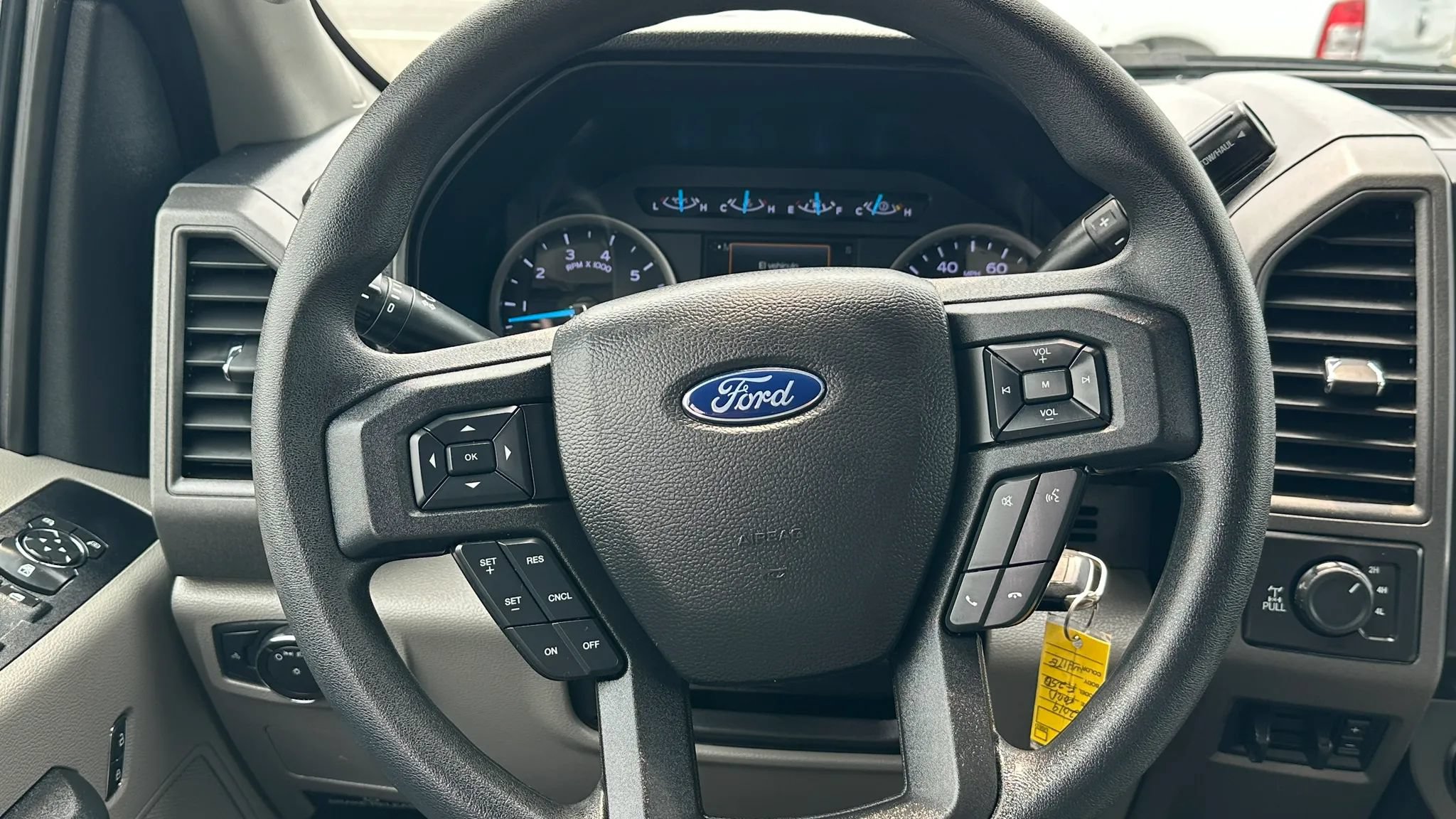 Used 2019 Ford F250 XL w/ Power Equipment Group AWD/4WD image 16