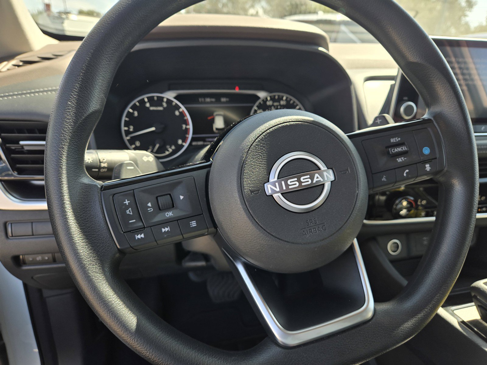 Certified 2023 Nissan Rogue SV FWD image 13