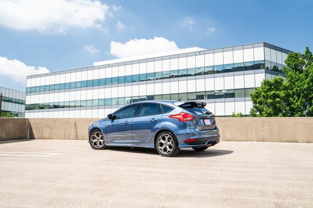 Used 2018 Ford Focus ST image 21