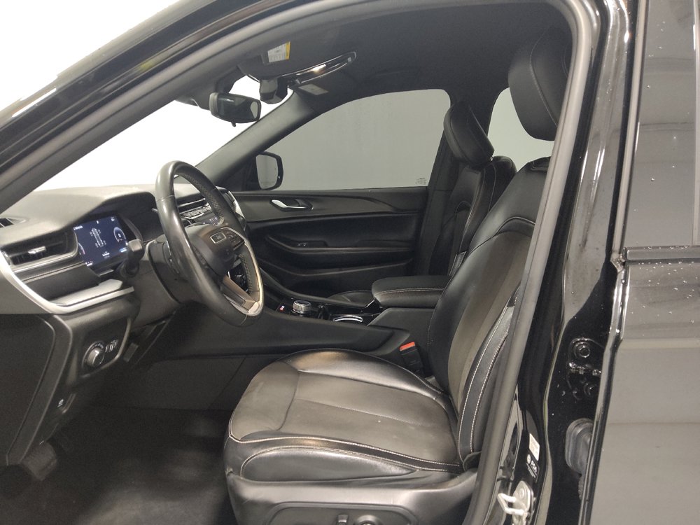 Used 2023 Jeep Grand Cherokee Altitude AWD/4WD image 17