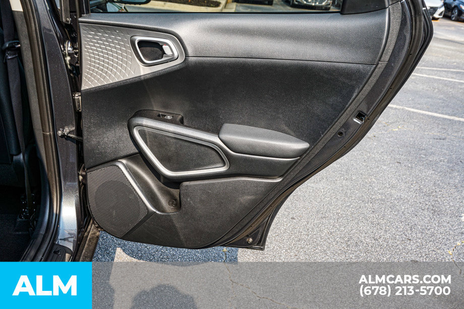 Used 2025 Kia Soul LX w/ LX Technology Package FWD image 51