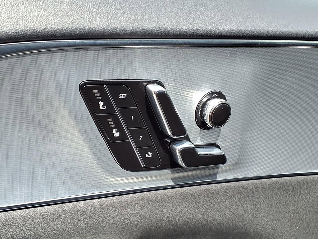 Used 2024 Cadillac Lyriq Tech w/ Driver Assist Package AWD/4WD image 30