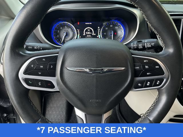 Used 2022 Chrysler Pacifica Touring-L FWD image 12