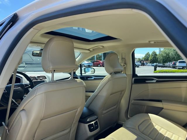 Used 2016 Ford Fusion SE w/ Equipment Group 202A FWD image 11