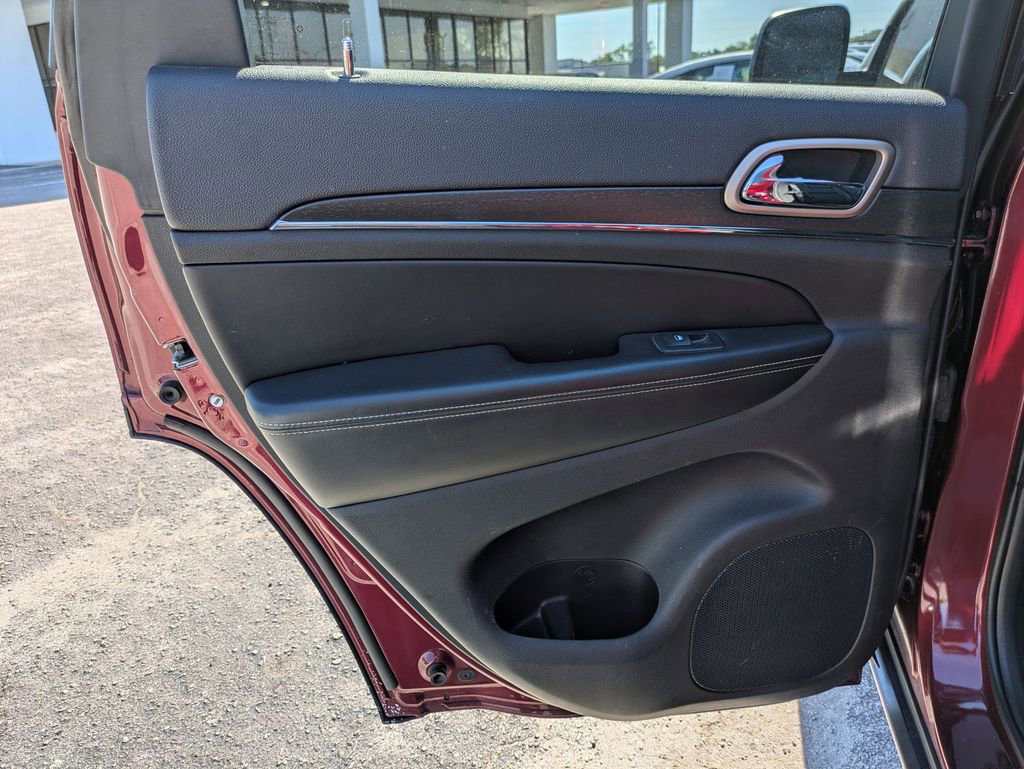 Used 2017 Jeep Grand Cherokee Limited AWD/4WD image 24