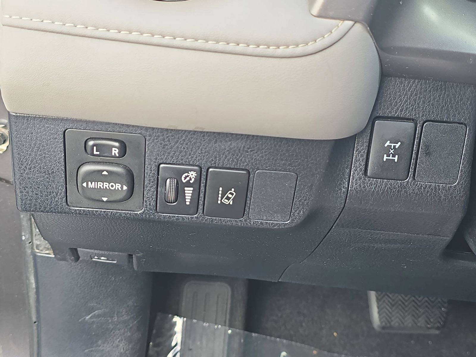 Used 2017 Toyota RAV4 XLE w/ Plus Special Value Package image 29