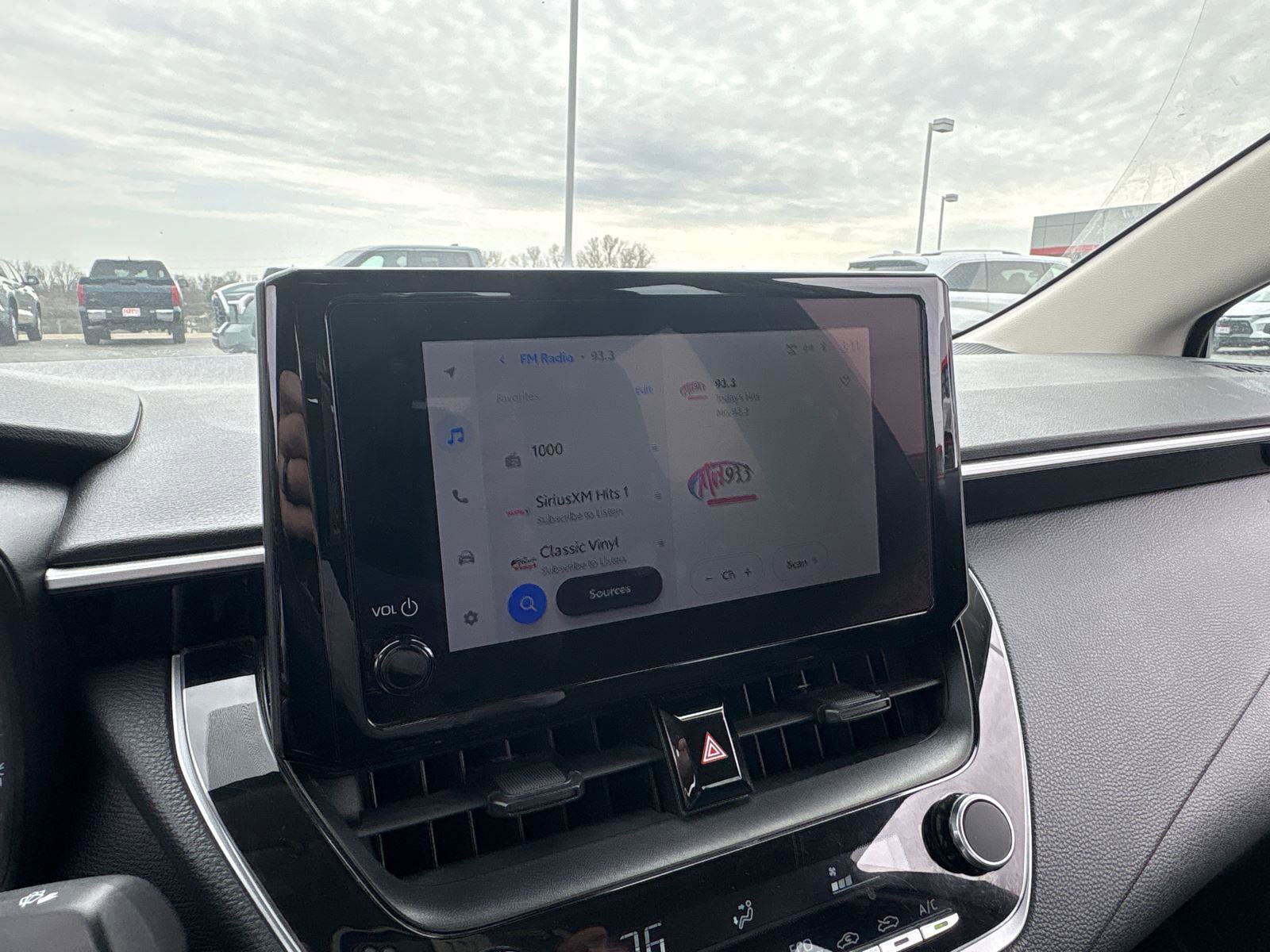 Used 2023 Toyota Corolla LE FWD image 23