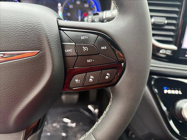 Used 2024 Chrysler Pacifica Touring-L w/ S Appearance Package FWD image 16