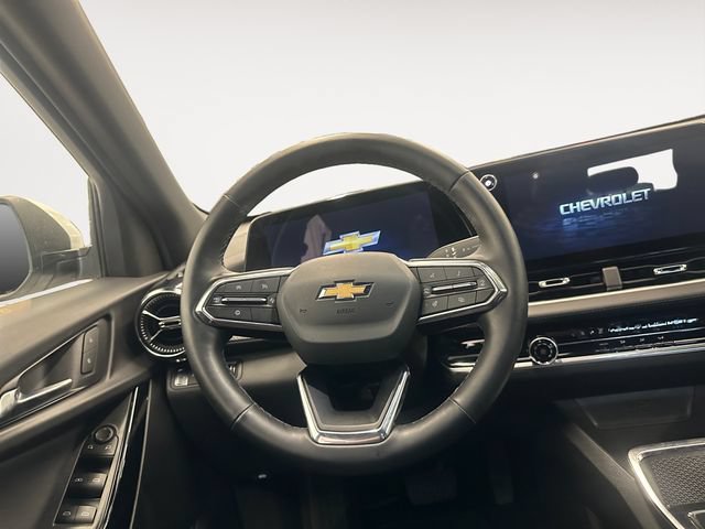 Used 2025 Chevrolet Equinox LT FWD image 12