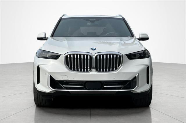 Used 2024 BMW X5 xDrive50e w/ Parking Assistance Package image 8