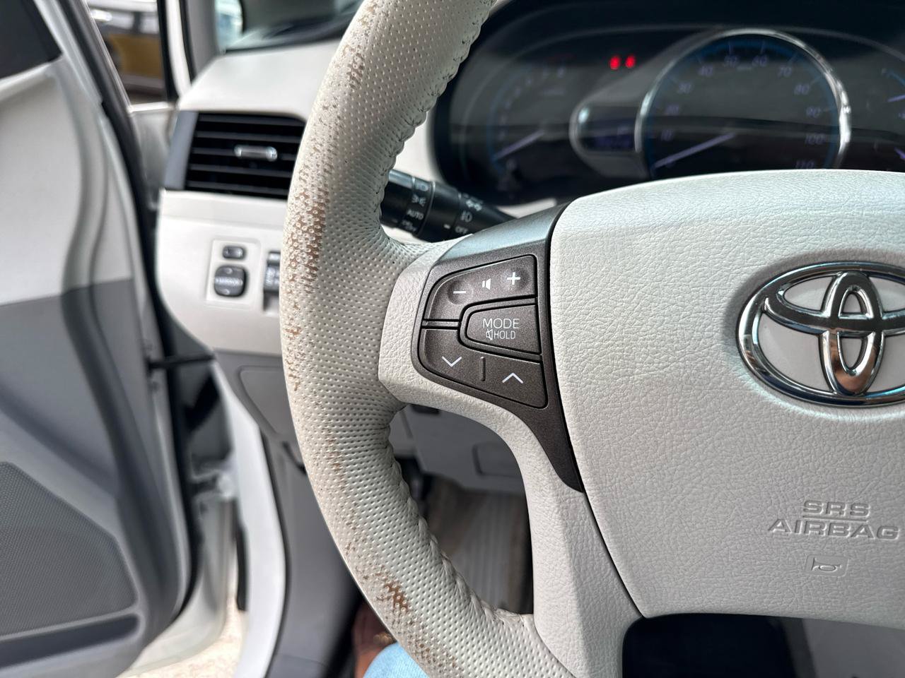 Used 2013 Toyota Sienna XLE FWD image 17