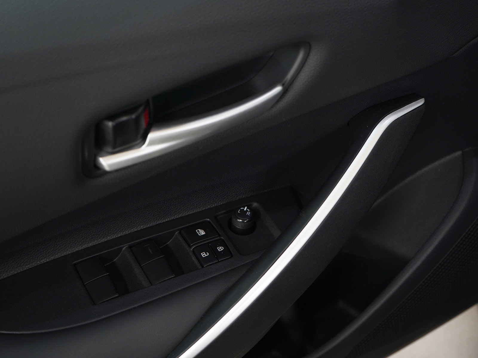 Used 2025 Toyota Corolla SE image 20