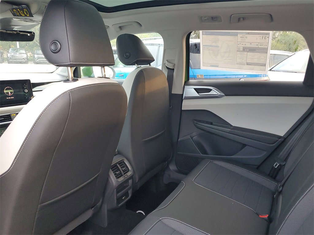 New 2025 Volkswagen Taos SE image 5