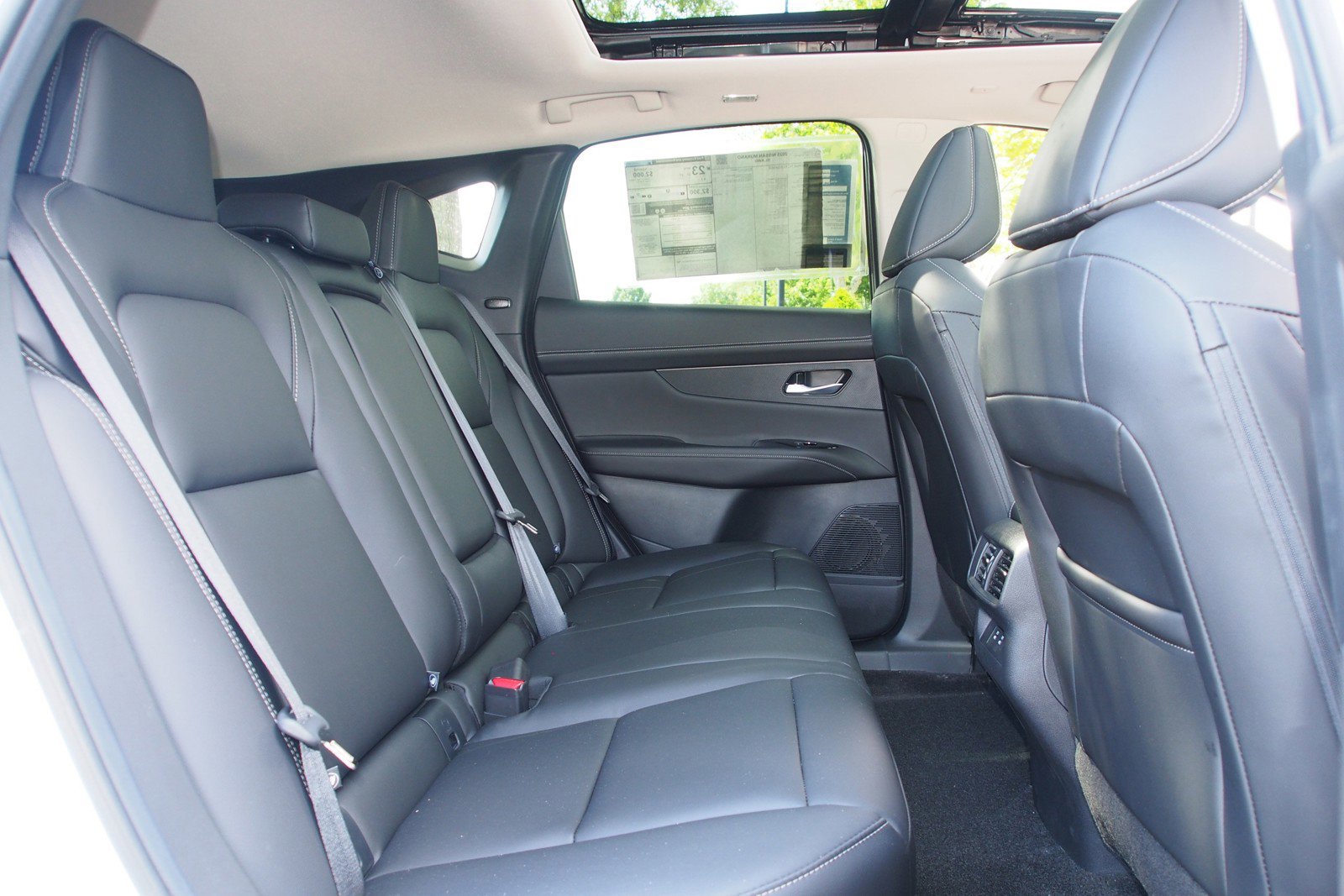 Used 2025 Nissan Murano SL image 13