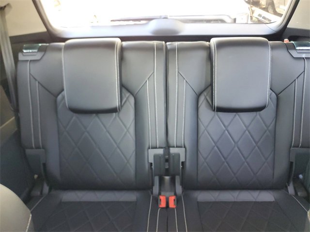 Used 2024 Volkswagen Atlas SEL Premium R-Line image 11