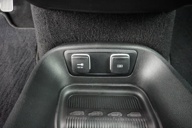 Used 2020 Chrysler Pacifica Touring-L image 31