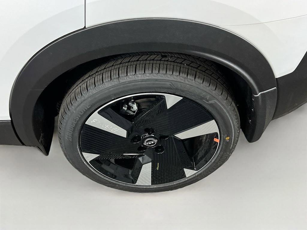 New 2026 Nissan Kicks SR AWD/4WD image 25