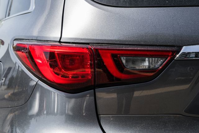 Used 2019 INFINITI QX60 Luxe w/ Essential Package image 8