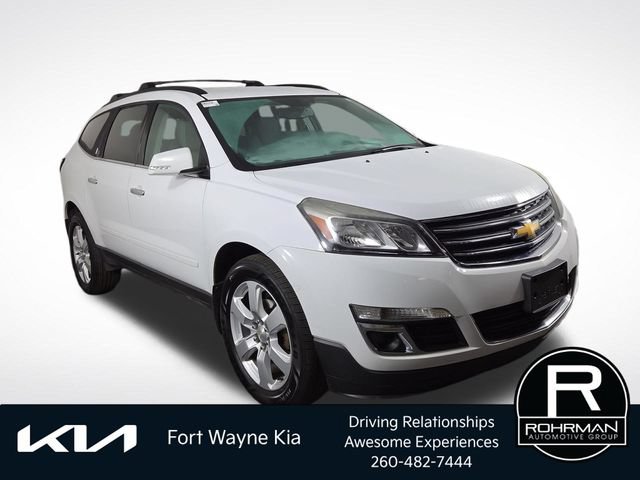 Used 2017 Chevrolet Traverse LT w/ Style and Technology Package FWD image 4