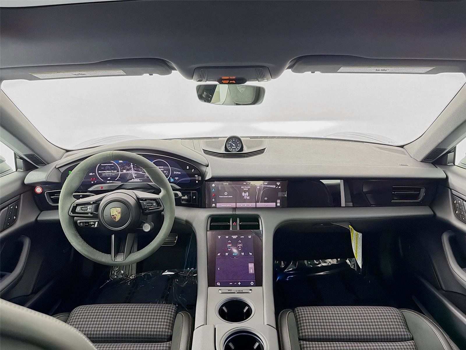 New 2025 Porsche Taycan image 10