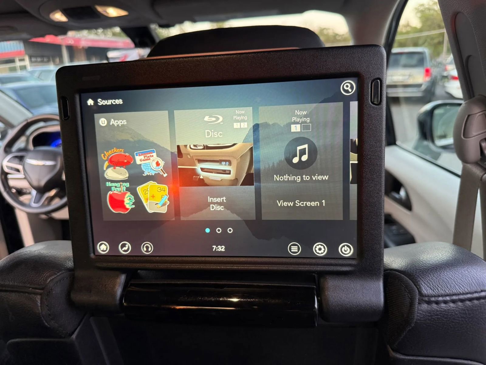 Used 2018 Chrysler Pacifica Touring-L Plus FWD image 16
